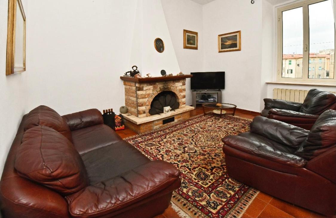 Borgo 98 Guest House Matrimoniale Con Bagno Privato Livorno Ngoại thất bức ảnh